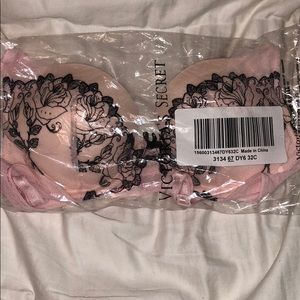VS Dream Angels Push up Bra. Still in package